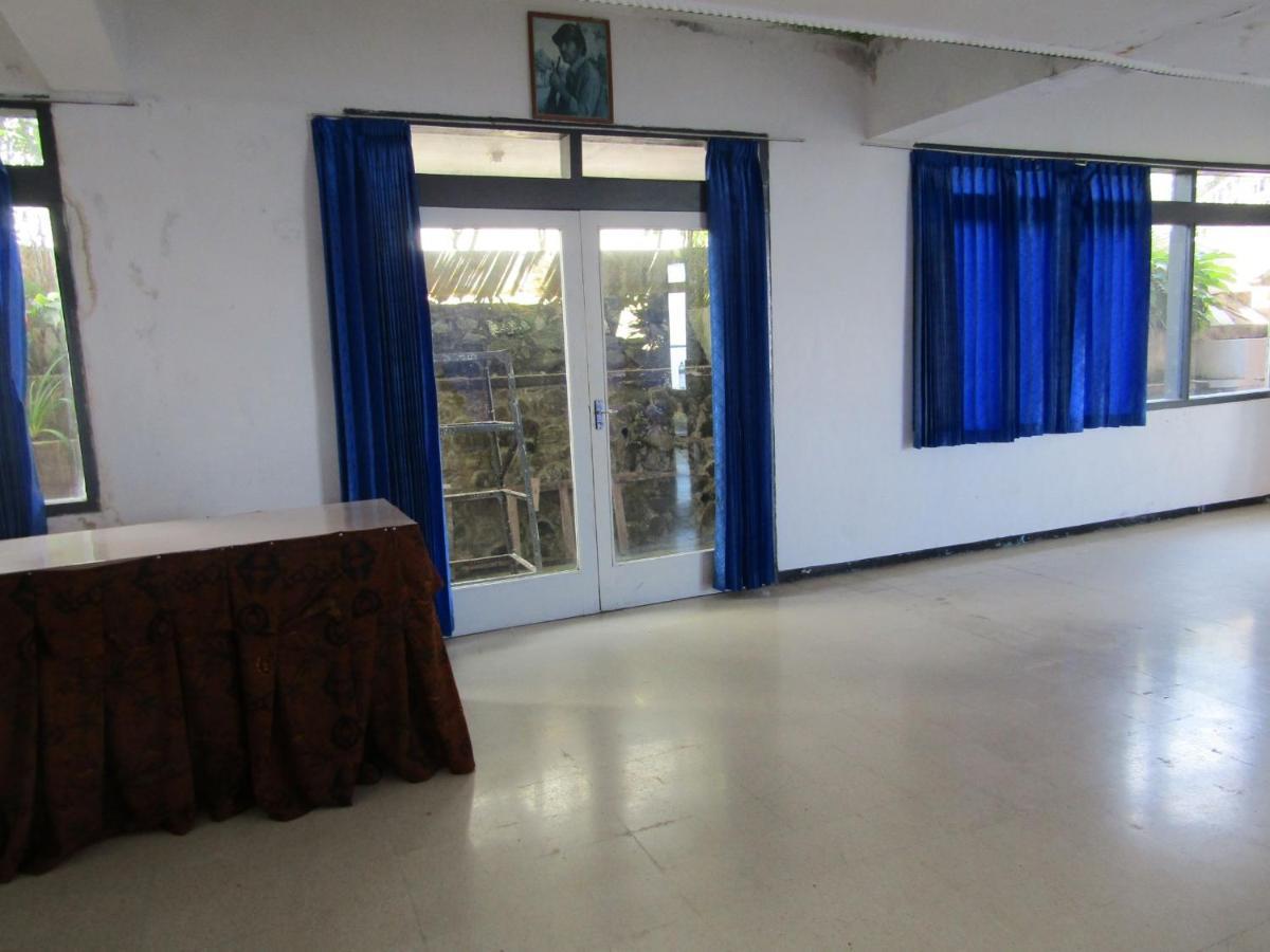 Hotel Pantes Sarangan Ngoại thất bức ảnh