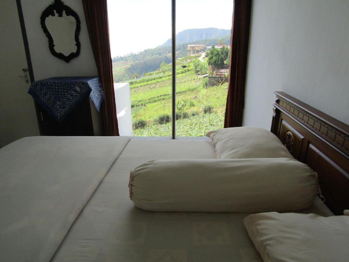Hotel Pantes Sarangan Ngoại thất bức ảnh