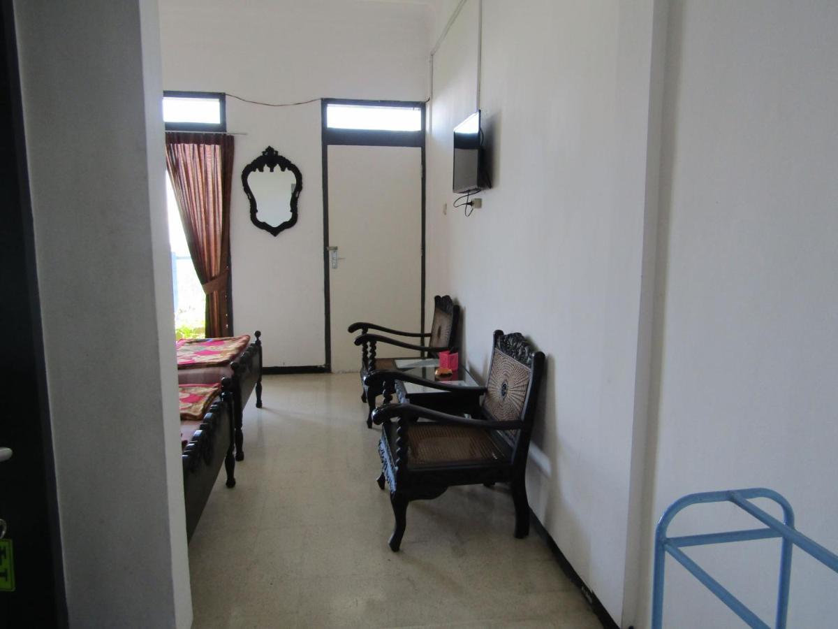 Hotel Pantes Sarangan Ngoại thất bức ảnh
