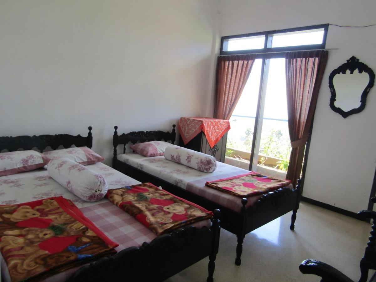 Hotel Pantes Sarangan Ngoại thất bức ảnh