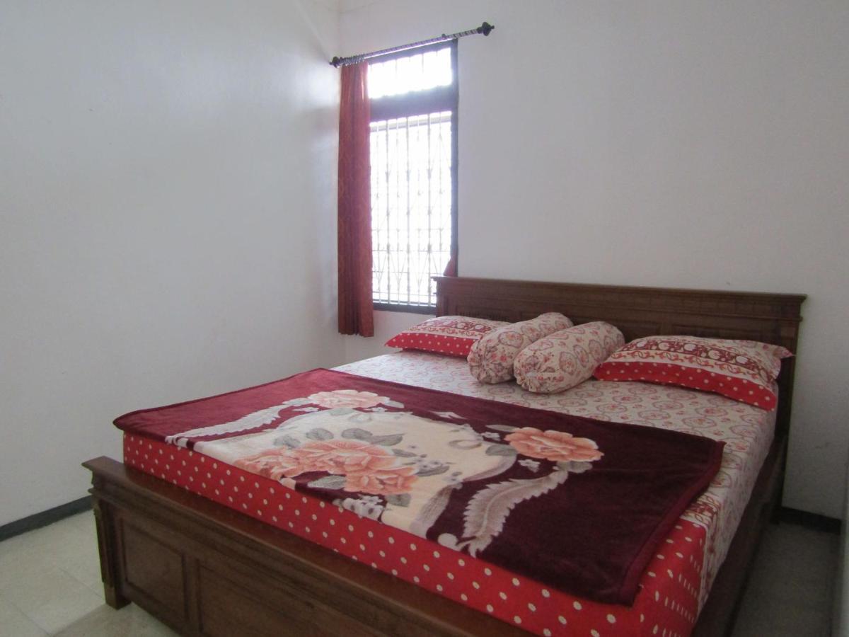 Hotel Pantes Sarangan Ngoại thất bức ảnh