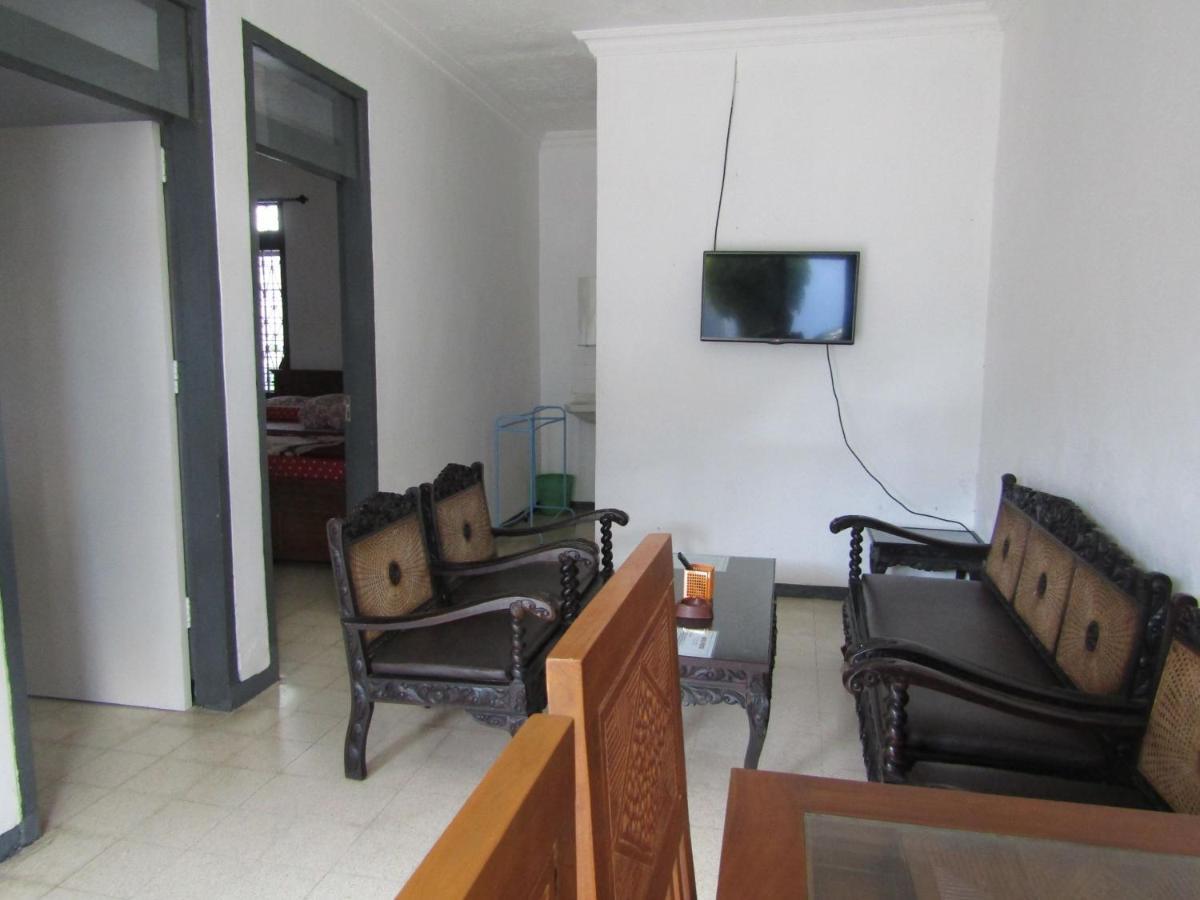 Hotel Pantes Sarangan Ngoại thất bức ảnh